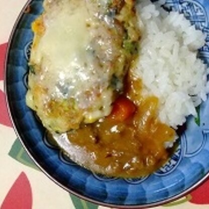 ランチにカレードリアつくりました(*^-^*)とても簡単で味変できるのでカレーの時はこれがいいですね！午後からもこれで頑張れそうです♡